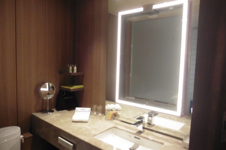 明るい洗面です