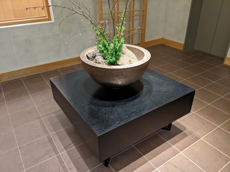 エントランス内観 (2)