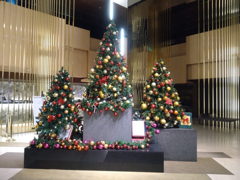 ロビーのクリスマスツリー