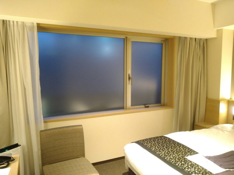 客室窓