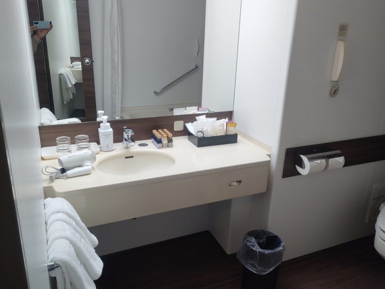 バスルーム(洗面台)