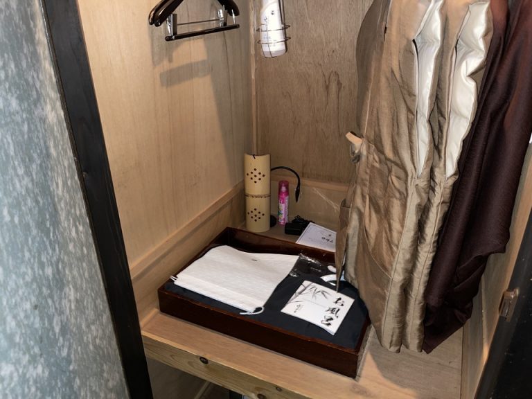 クローゼット(開いた状態)