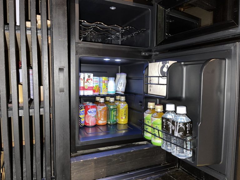 冷蔵庫(開いた状態)