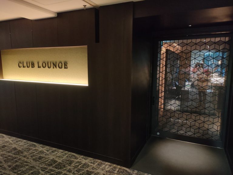 クラブラウンジ入口