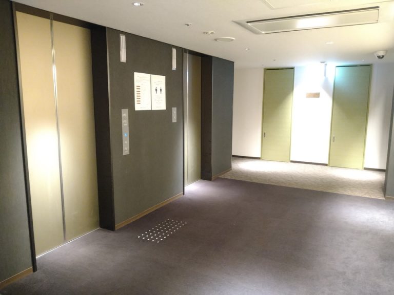 エレベーターホール客室階(1)