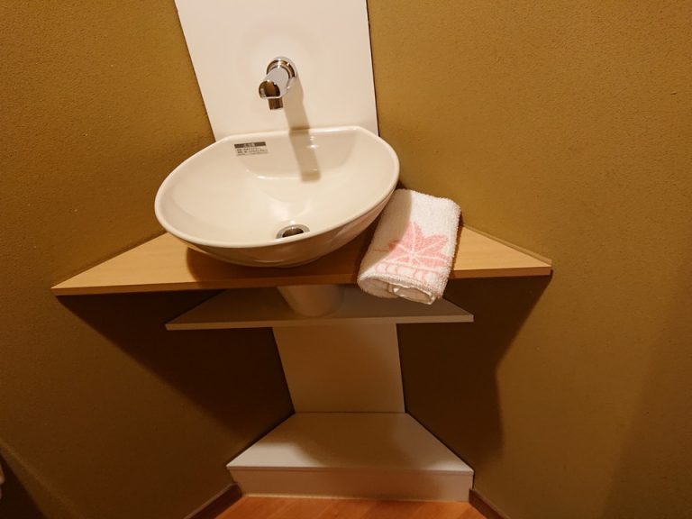 トイレ内手洗い
