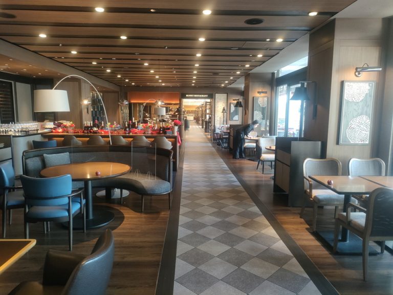 朝食(レストラン全体②)