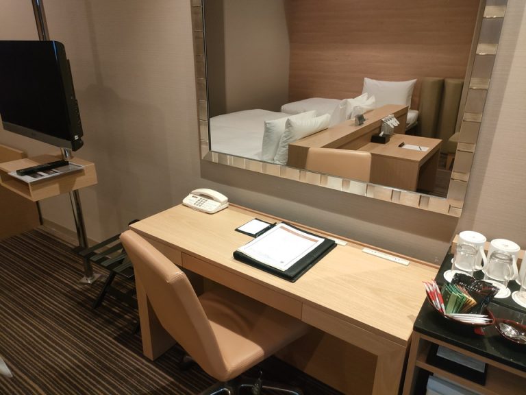 客室(デスク)