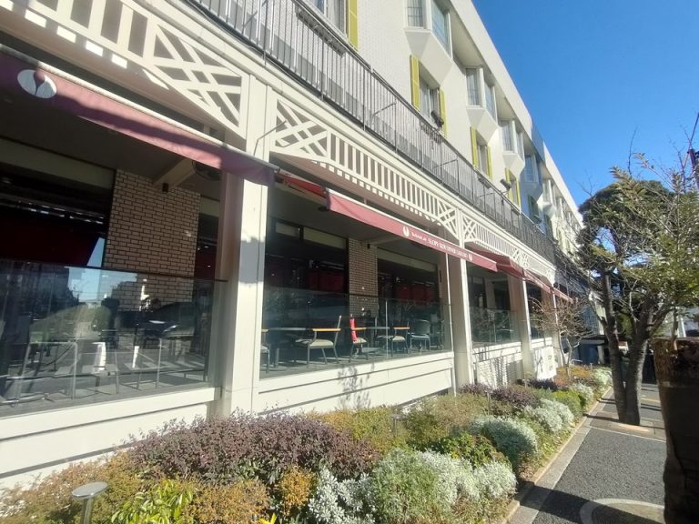 朝食(レストラン外側から)