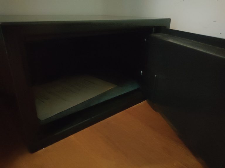 客室(セーフティーボックス内側)