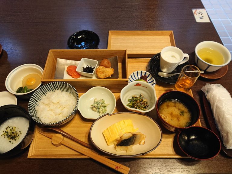 朝食