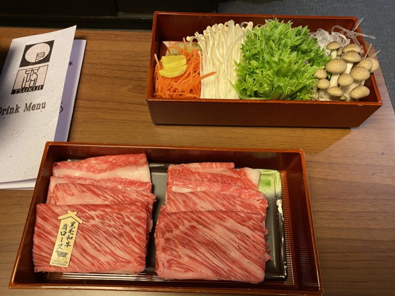 部屋食ダイニング