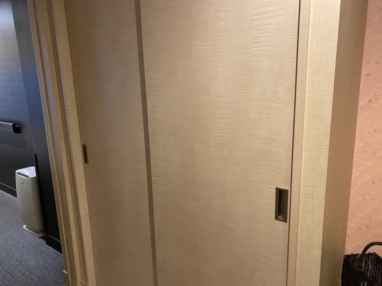 客室クローゼット外観(1)