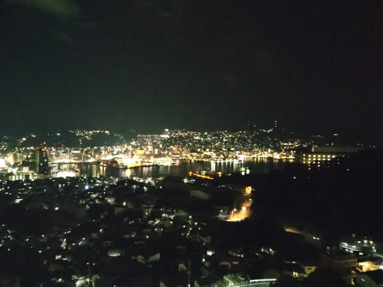 窓からの景色夜