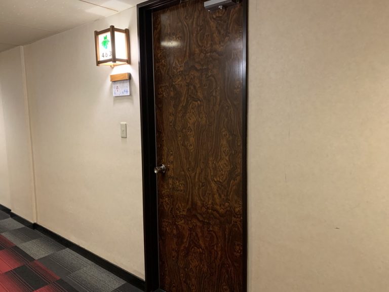 客室ドア