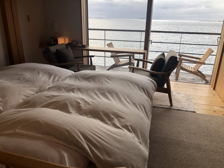 客室入り口側から