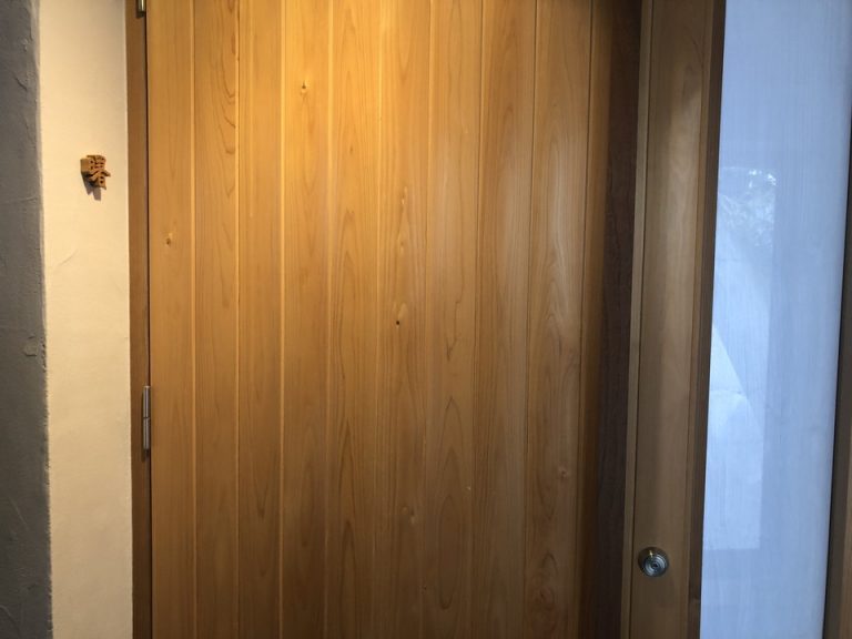 客室入り口外観