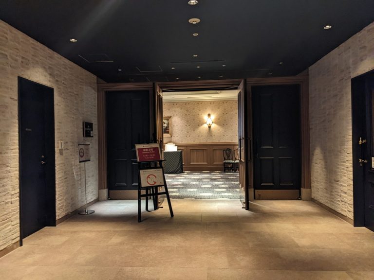 朝食会場入口(1)