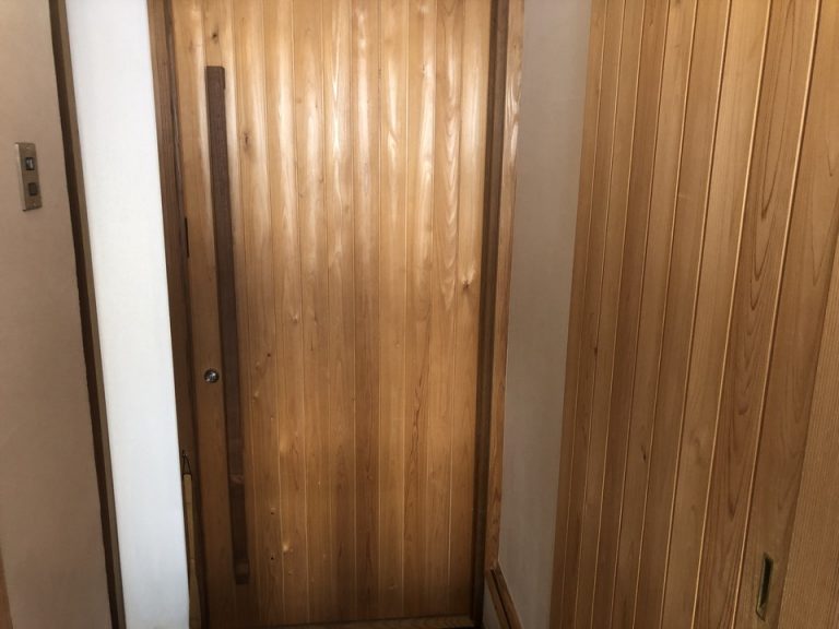 客室入り口内観