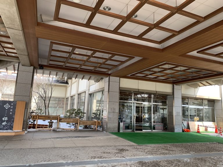 玄関入り口前ホール