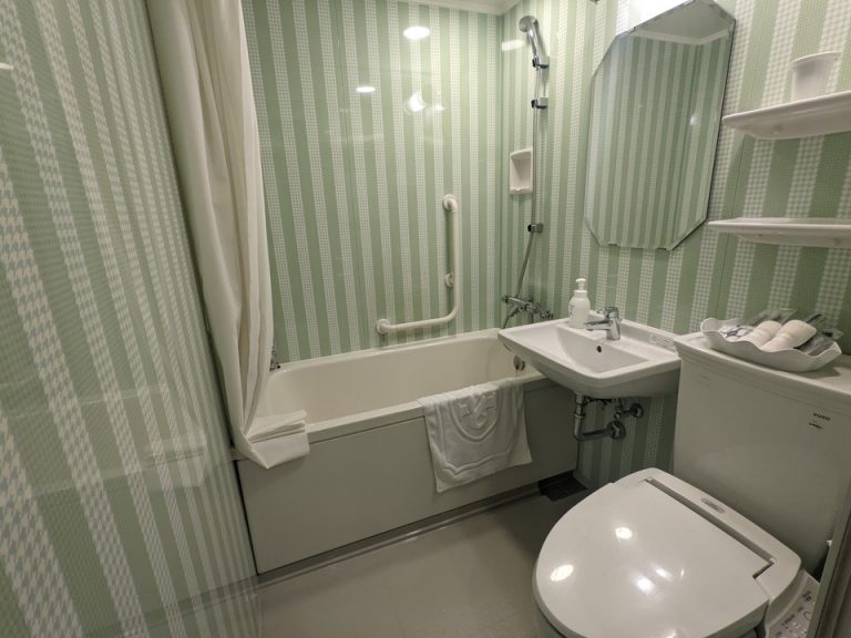 バスルーム内観