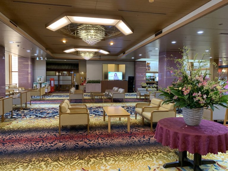 ロビー待合室が二箇所あり同じ階2階のフロントから離れたところにも設けられていた。