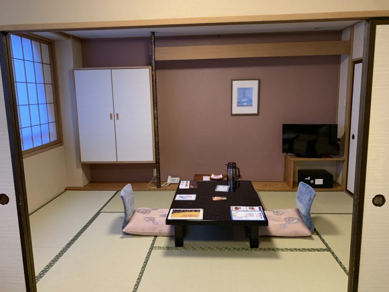 入り口から見て右側の部屋