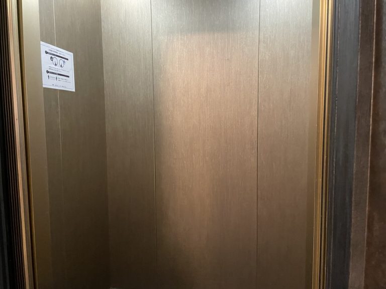 エレベーター全体内観