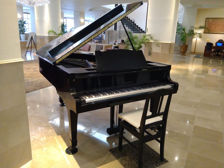 ロビーのピアノ