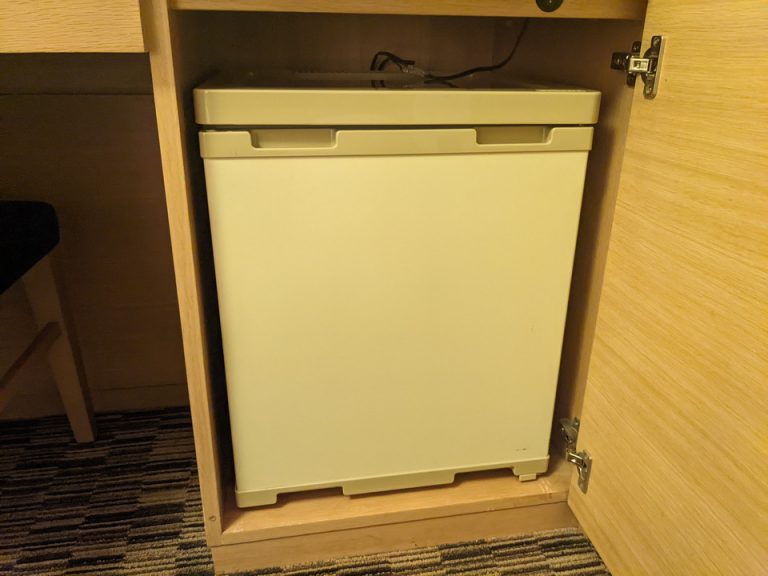 冷蔵庫 ドアを閉じた状態