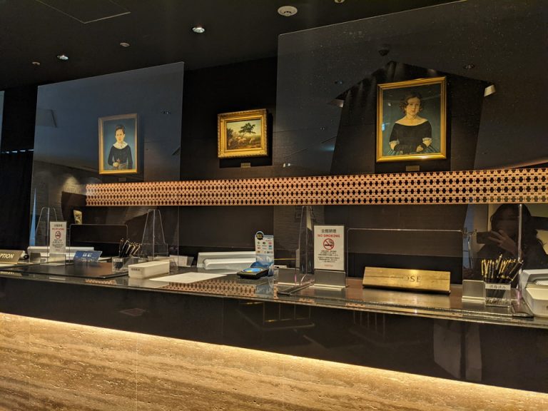 フロントカウンター