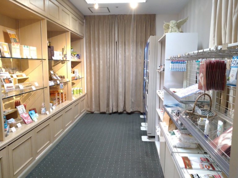 フロント横に売店