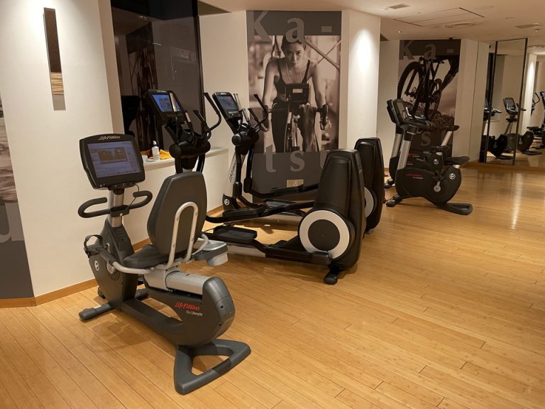 フィットネスセンター「活」内のトレーニングマシーン