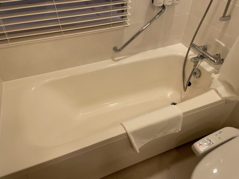 バスルーム内浴槽