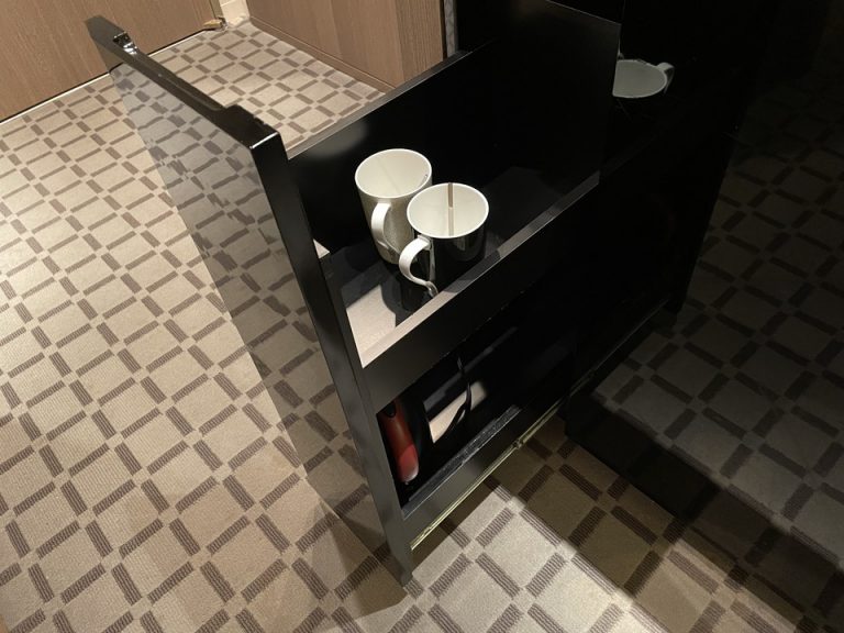 食器類棚縦型引き出し