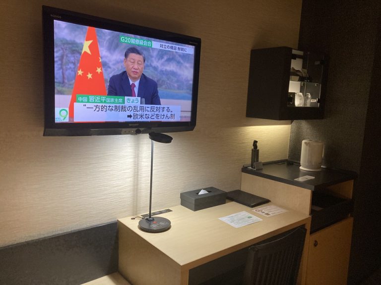 ベット方向からTV