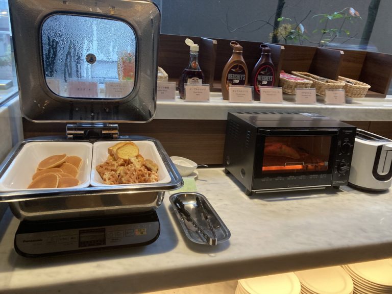 フレンチトーストとパンケーキ