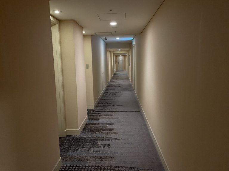 クラブインターコンチネンタルフロア廊下