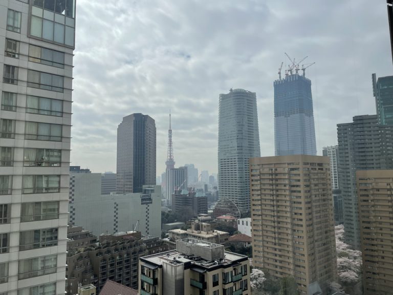 客室窓から見た昼間の景色