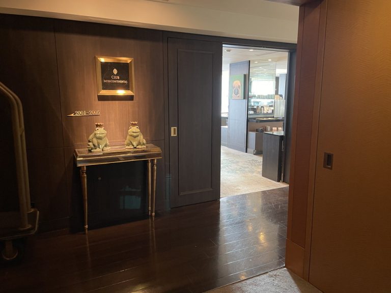 20階クラブインターコンチネンタルラウンジ入口