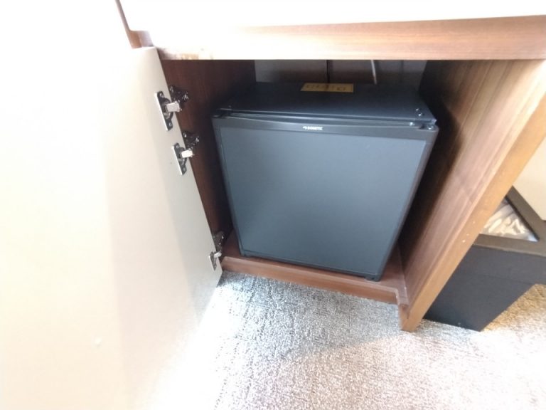 冷蔵庫(閉じた状態)