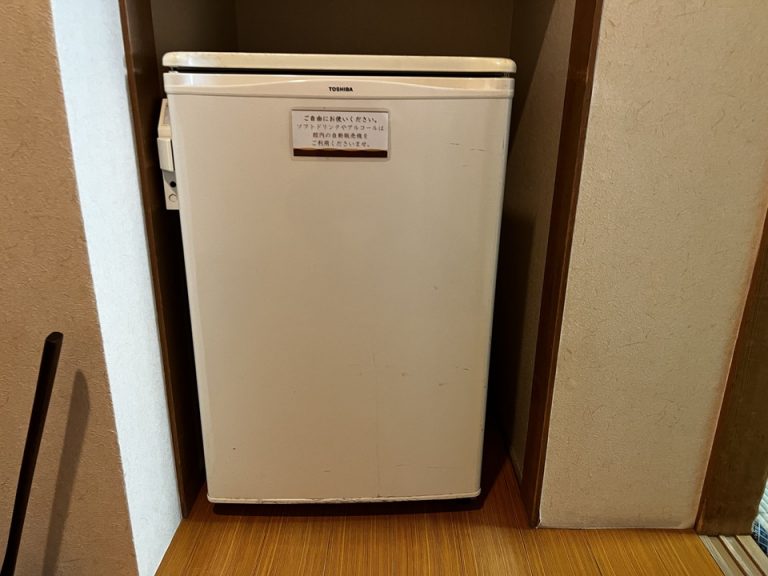 冷蔵庫閉じた状態