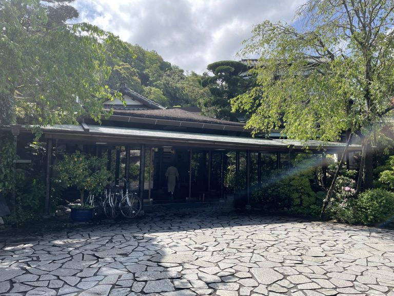 エントランス外観_引き