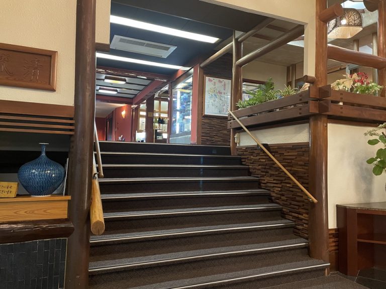 エントランス〜フロント