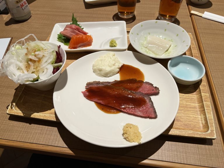 ビュッフェスタイル:肉も魚も美味しい