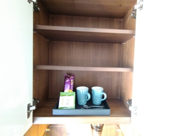 上の棚