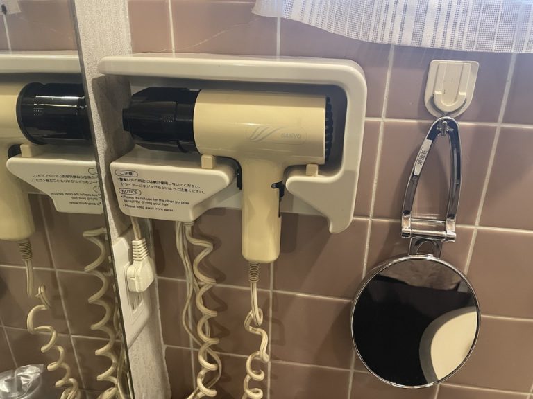 備え付け旧式ドライヤー