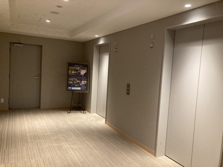 客室階エレベーターホール