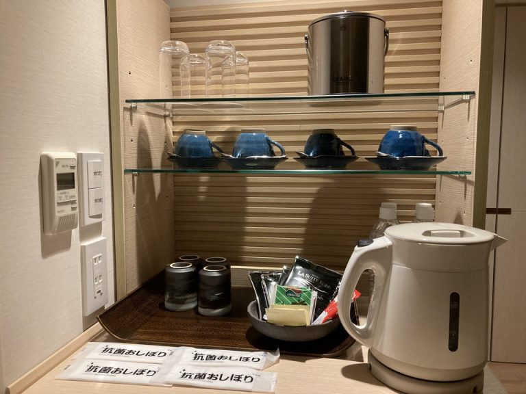 グラス・カップ