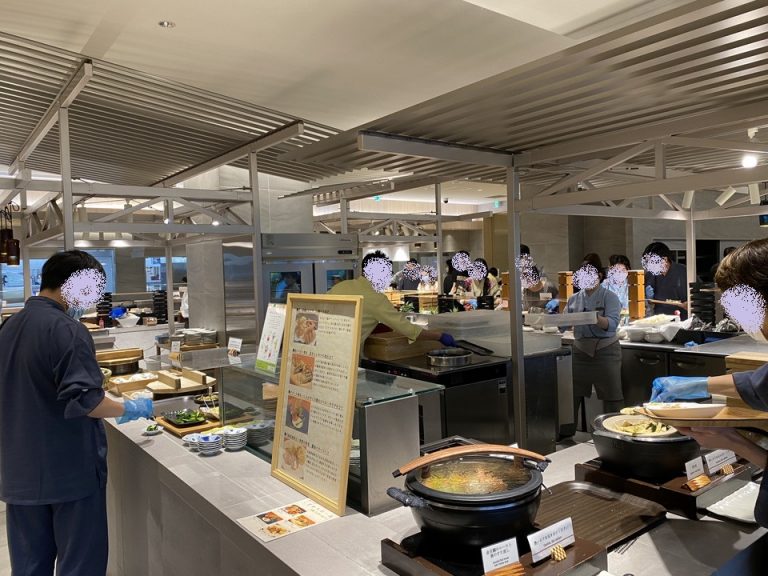 夕食ビュッフェ全体